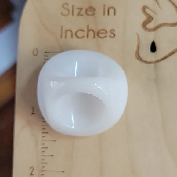 SOAP WHITE FUNKY BOLD STATEMENT RING - Picture 6 of 8